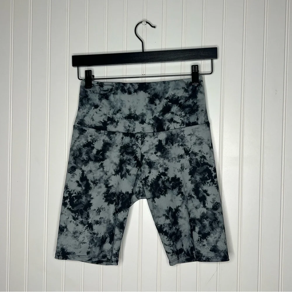 Onzie Tie Dye Athletic Bike Shorts Size Small Medium S/M